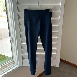 Lululemon Wonder Under leggings size 4, navy. 25”